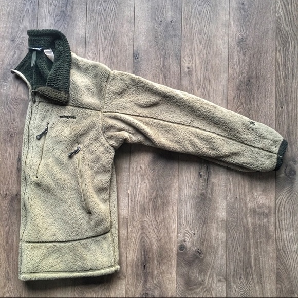 **SOLD** Vintage Patagonia Fall ‘05 R4® Jacket - Picture 7 of 8